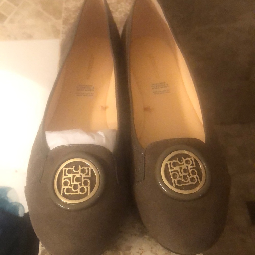 Liz Claiborne Tan flats